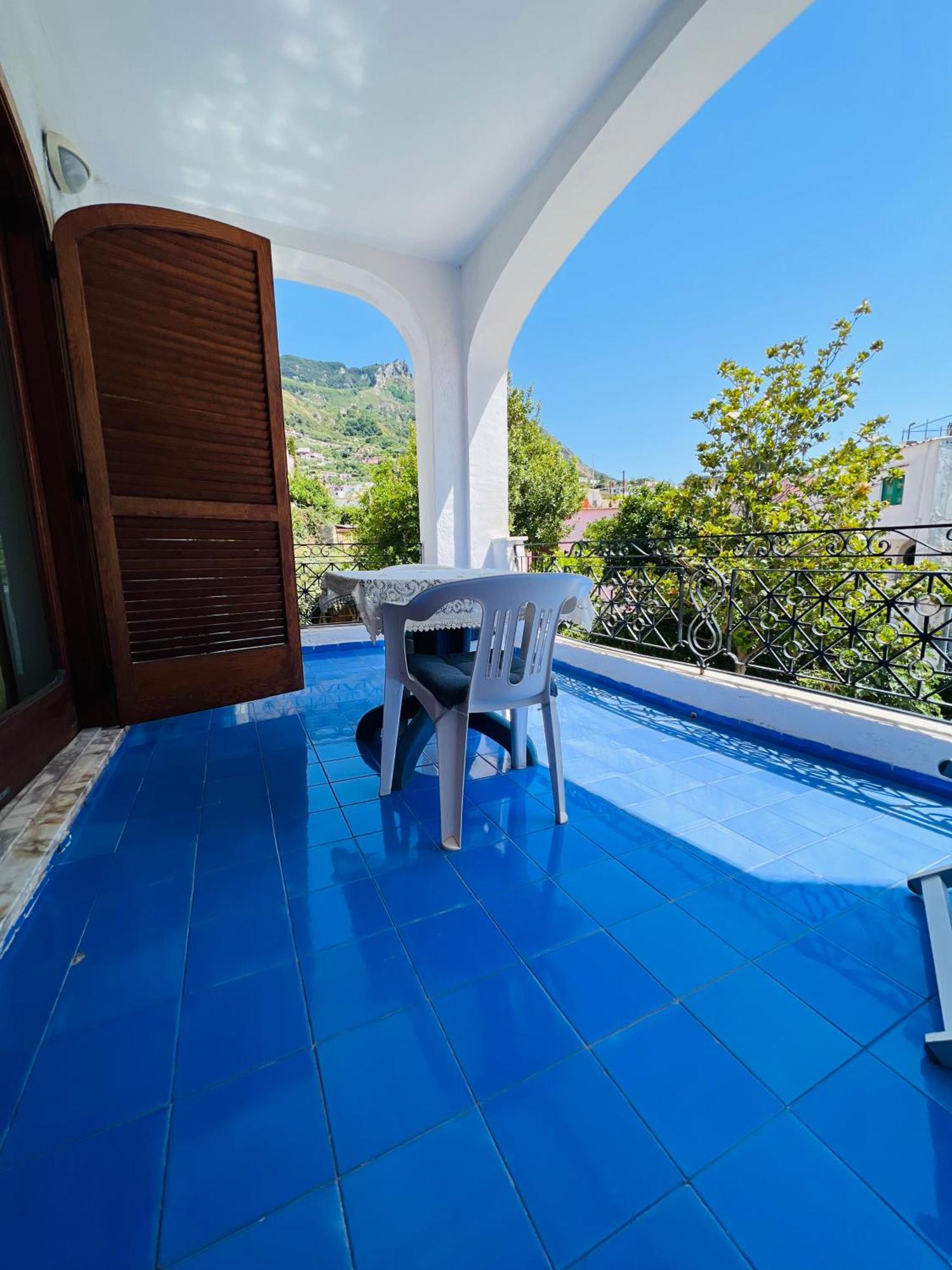 Villa Thomas Bb Conduzione Familiare Forio  Ruang foto