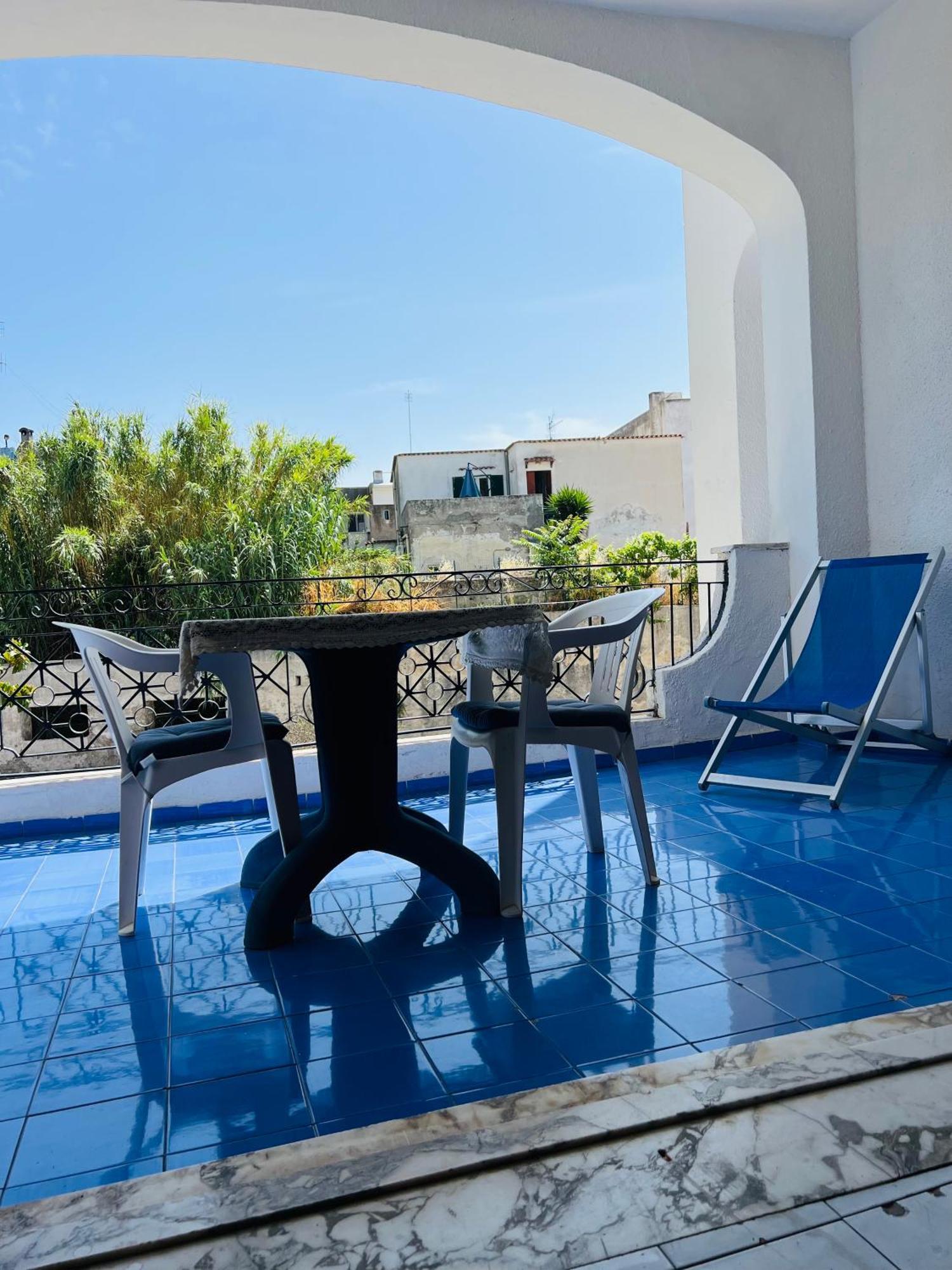 Villa Thomas Bb Conduzione Familiare Forio  Ruang foto