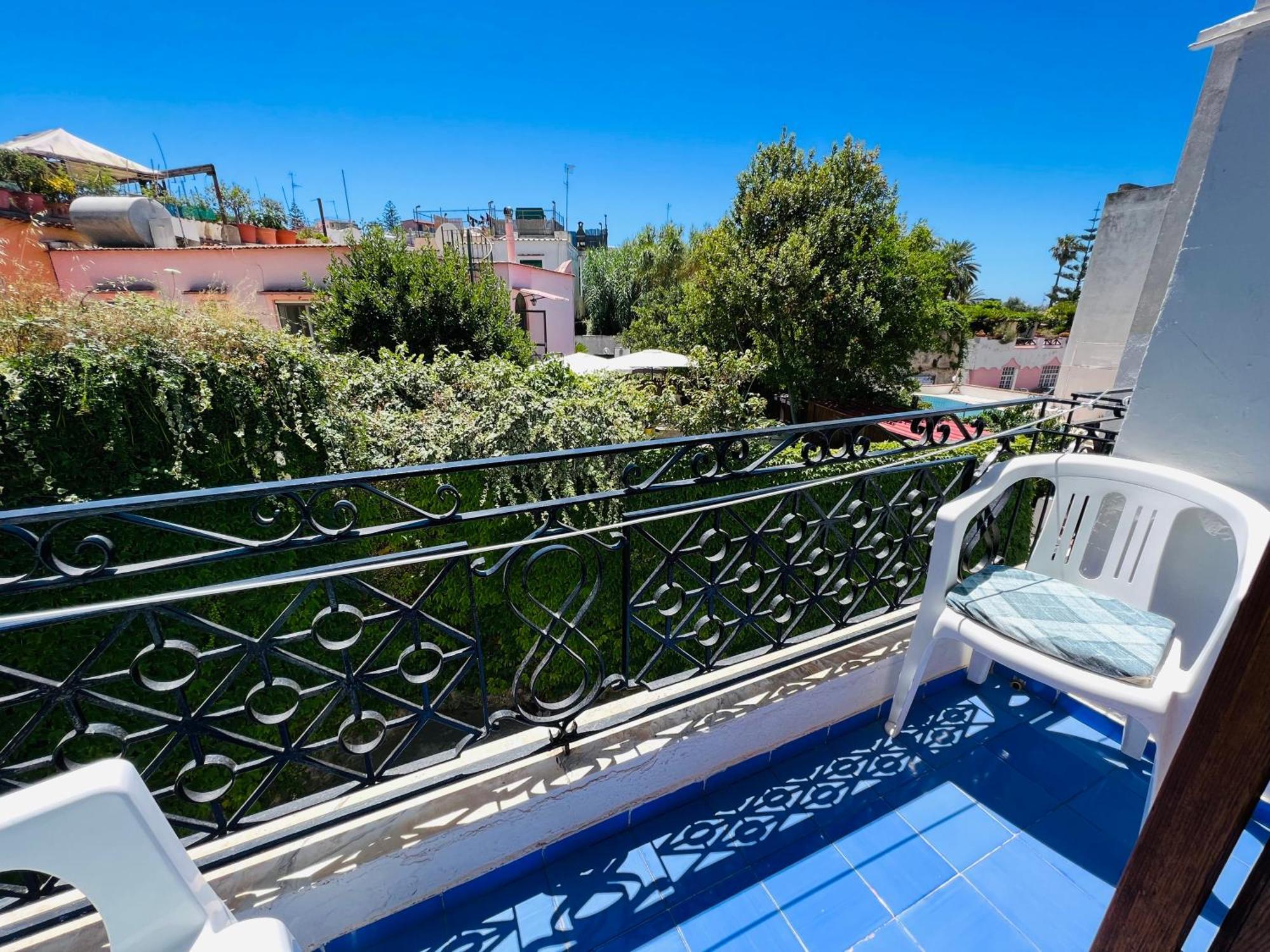 Villa Thomas Bb Conduzione Familiare Forio  Bagian luar foto