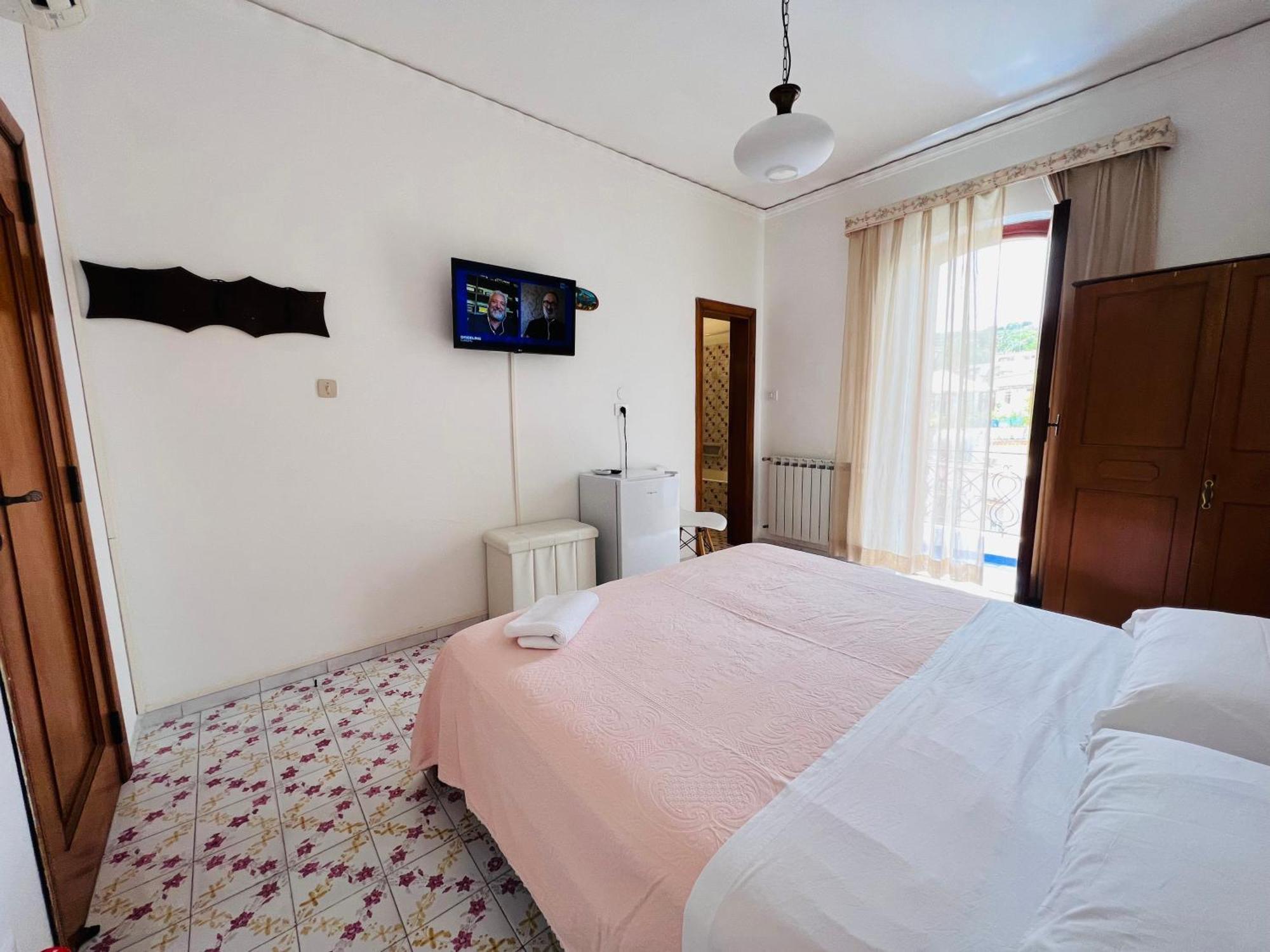 Villa Thomas Bb Conduzione Familiare Forio  Bagian luar foto